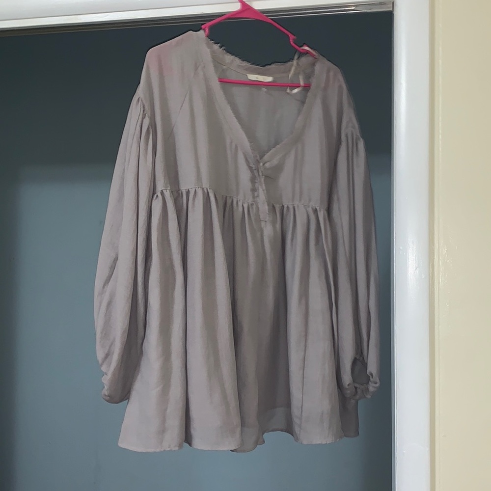 Easel flower top size s fits like a medium